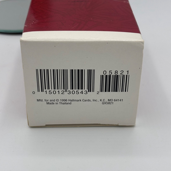 Vintage 1996 Hallmark Keepsake Mom and Dad Bears QX5821 Hugging Candy Cane - Picture 4 of 14